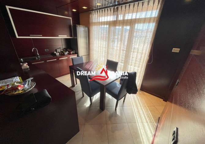 Shtepi me qera Apartament ne Tirane, 3+1, Mobilimi E mobiluar, Pagesa 1,200  Euro.