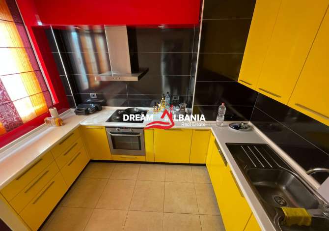 Shtepi me qera Apartament ne Tirane, 3+1, Mobilimi E mobiluar, Pagesa 1,200  Euro.