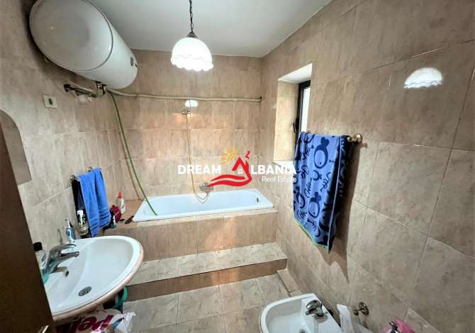 Shtepi ne shitje Apartament ne Tirane, 2+1, Mobilimi E mobiluar, Pagesa 145,000  Euro.