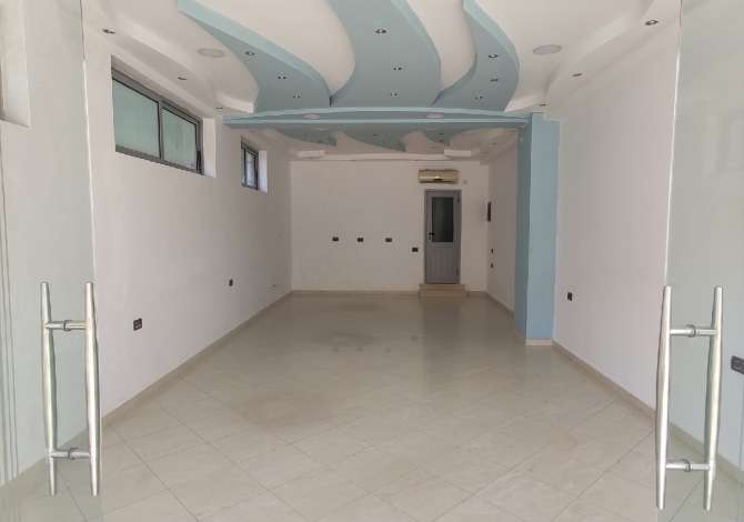 Ambjent biznesi me qera 1+1 ne Vlore - 50,000 Leke