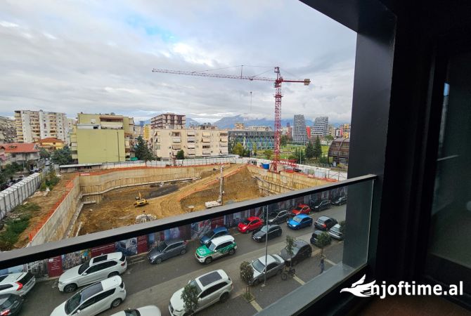 Ambient biznesi me qera 3+1 ne Tirane - 1,000 Euro