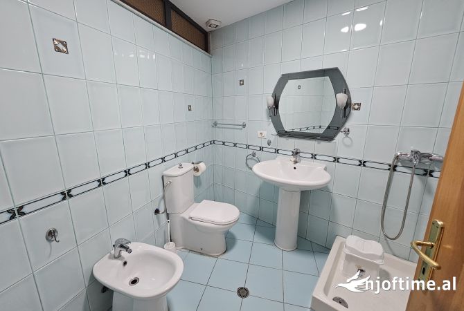 Ambient per Zyra me Qira ne Qender!