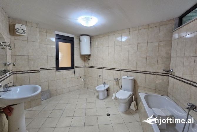 Ambient per Zyra me Qira ne Qender!