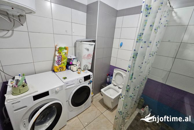 Shtepi ne shitje Apartament ne Tirane, 2+1, Mobilimi E mobiluar, Pagesa 135,000  Euro.