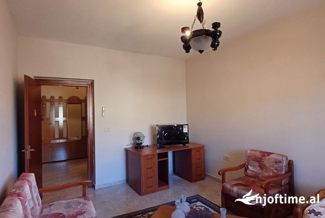 Shtepi me qera 2+1 ne Tirane - 400 Euro