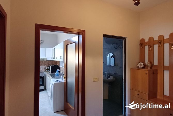 Shtepi me qera 2+1 ne Tirane - 400 Euro