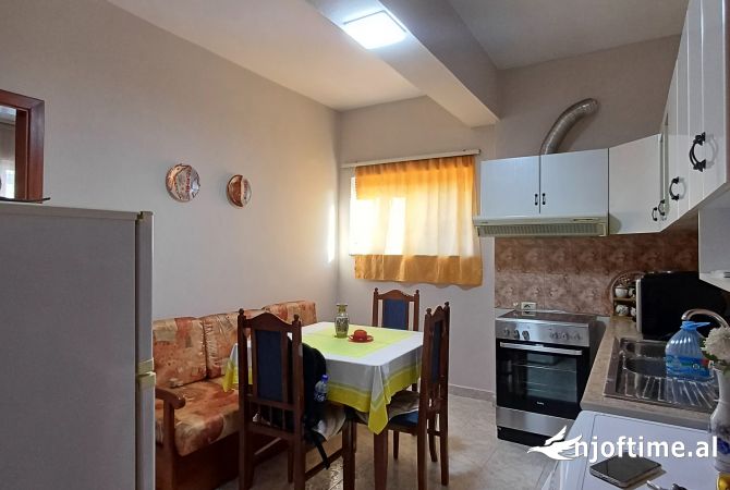 Shtepi me qera Apartament ne Tirane, 2+1, Mobilimi E mobiluar, Pagesa 400  Euro.