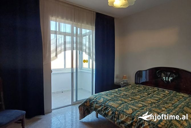 Shtepi me qera Apartament ne Tirane, 2+1, Mobilimi E mobiluar, Pagesa 400  Euro.