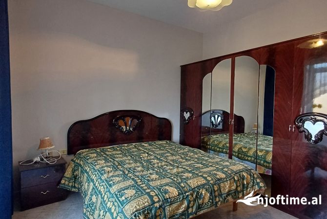 Shtepi me qera Apartament ne Tirane, 2+1, Mobilimi E mobiluar, Pagesa 400  Euro.