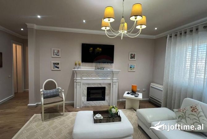 Shtepi me qera 2+1 ne Tirane - 1,300 Euro