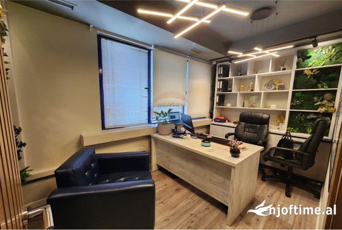Ambient biznesi me qera 3+1 ne Tirane - 1,500 Euro