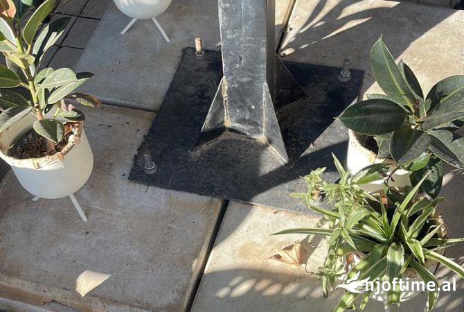 Pajisje biznesi ne shitje  ne Tirane - 2,000 Euro
