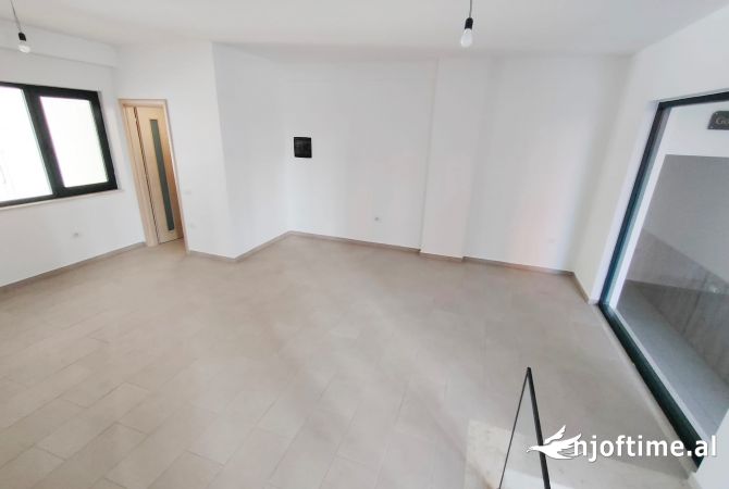 Ambient biznesi me qera 1+1 ne Tirane - 350 Euro