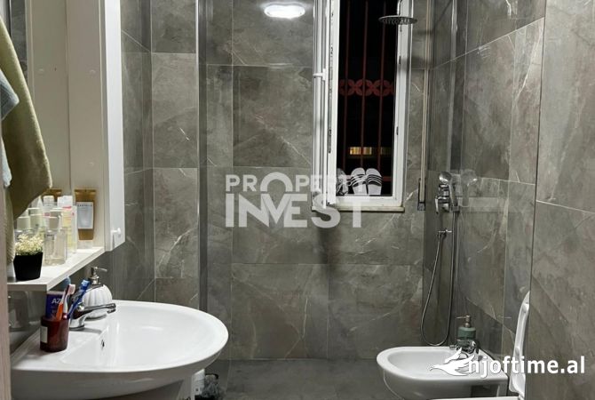 Shtepi ne shitje Apartament ne Tirane, 1+1, Mobilimi E mobiluar, Pagesa 110,000  Euro.