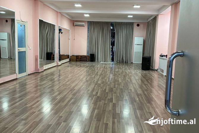 Ambient biznesi ne shitje 3+1 ne Tirane - 300,000 Euro