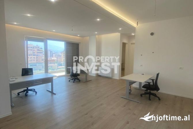 Ambient biznesi me qera 3+1 ne Tirane - 1,550 Euro