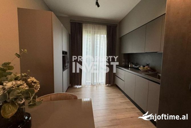 Shtepi me qera 3+1 ne Tirane - 2,000 Euro