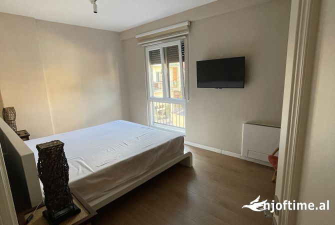 Shtepi me qera 3+1 ne Tirane - 1,500 Euro