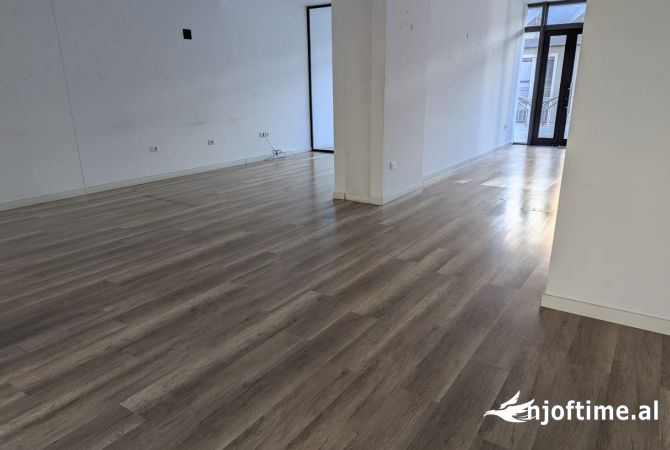 Ambient biznesi me qera 1+1 ne Tirane - 1,700 Euro