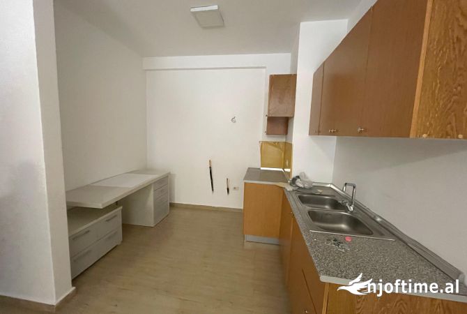Shtepi me qera 1+1 ne Tirane - 330 Euro