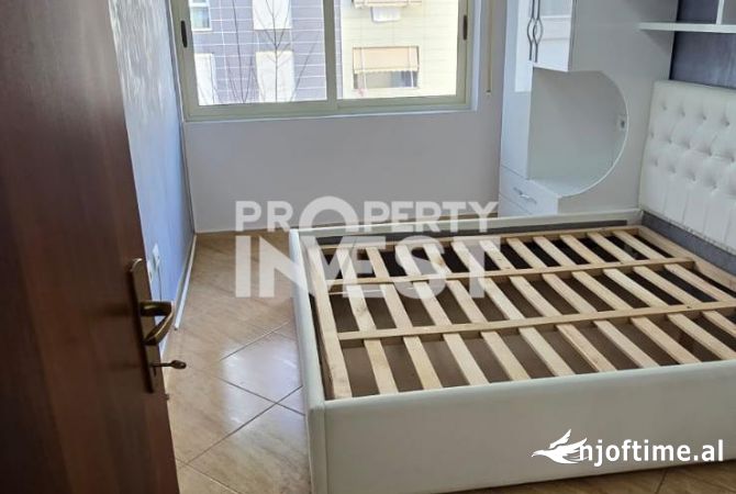 Shtepi ne shitje Apartament ne Tirane, 1+1, Mobilimi E mobiluar, Pagesa 135,000  Euro.