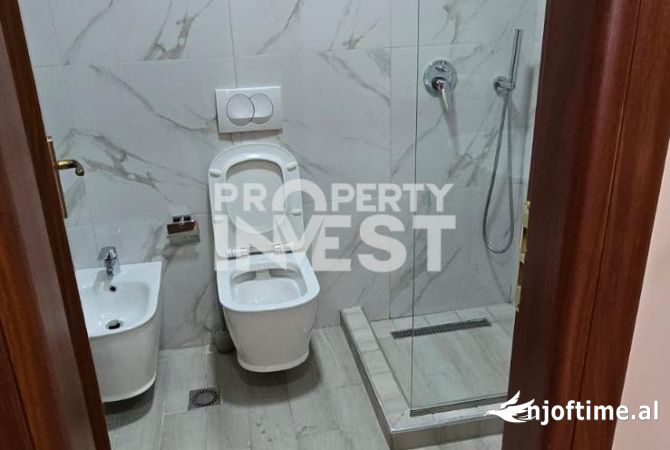 Shtepi ne shitje Apartament ne Tirane, 1+1, Mobilimi E mobiluar, Pagesa 135,000  Euro.