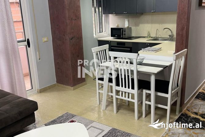 Shtepi me qera 2+1 ne Tirane - 410 Euro