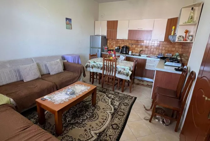 Shtepi ne shitje Vila Luksoze ne Tirane, 2+1, Mobilimi E mobiluar, Pagesa 260,000  Euro.