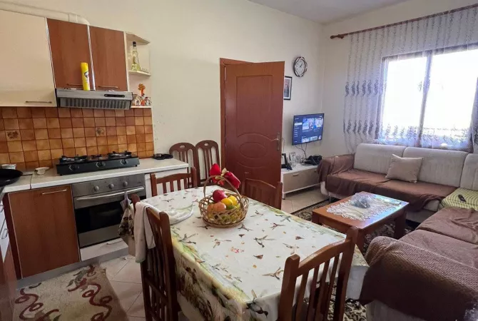 Shtepi ne shitje Vila Luksoze ne Tirane, 2+1, Mobilimi E mobiluar, Pagesa 260,000  Euro.