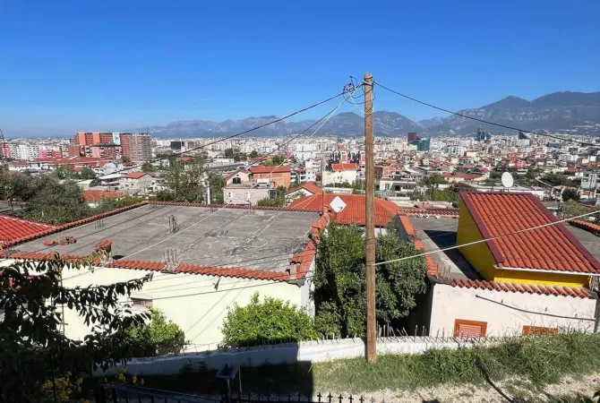 Shtepi ne shitje 2+1 ne Tirane - 260,000 Euro