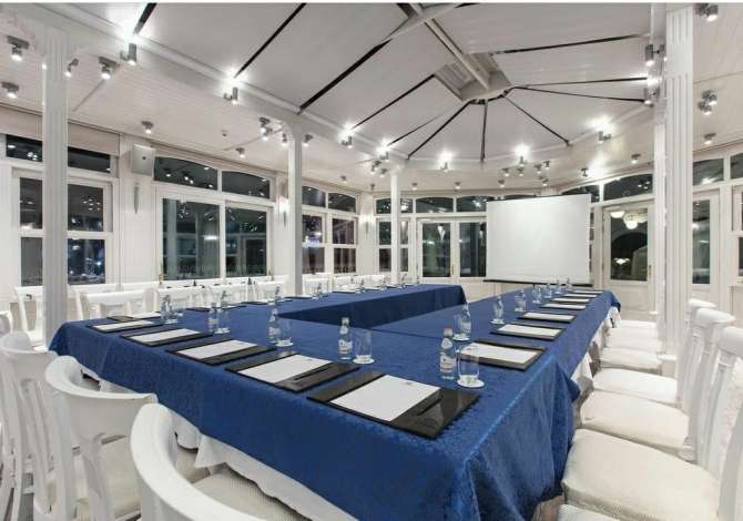 Njoftime Pune ne Tirane, Profesioni Kamarier/e, Banakier/e, Kuzhinier, Ndihmës Pastiçier/e, Punonjëse në Lavanteri dhe Sanitare , , Pagesa Me Marreveshje.