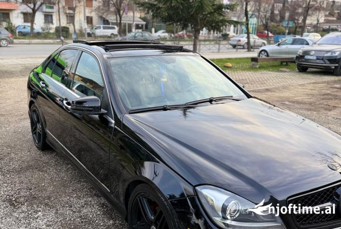 Makina ne shitje ne Tirane - 9,200 Euro