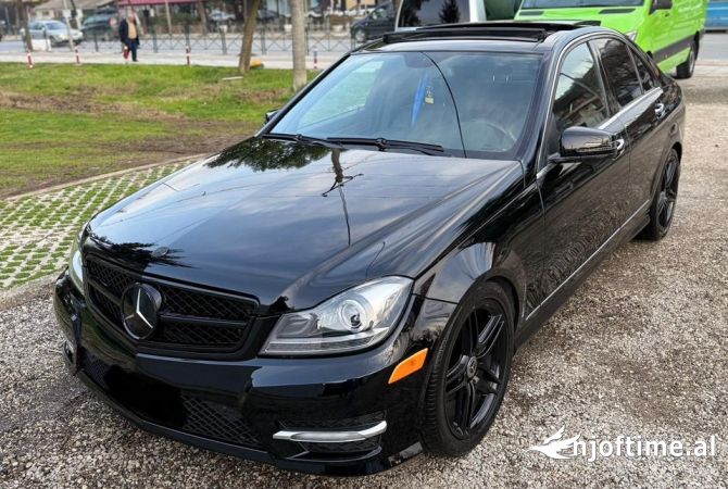 Makina ne shitje  ne Tirane - 9,200 Euro