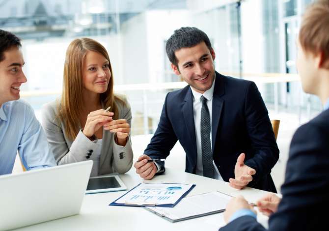 Njoftime Pune Manager con Perfetto italiano