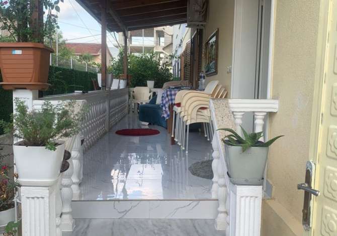 Shtepi ne shitje  ne Shkoder, 2+1, Mobilimi E mobiluar, Pagesa 60,000  Euro.