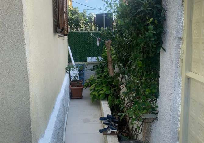 Shtepi ne shitje  ne Shkoder, 2+1, Mobilimi E mobiluar, Pagesa 60,000  Euro.