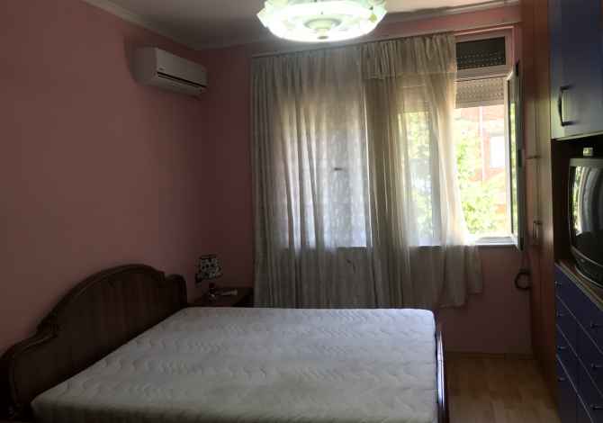 Shtepi me qera  ne Tirane, 1+1, Mobilimi E mobiluar, Pagesa 300  Euro.