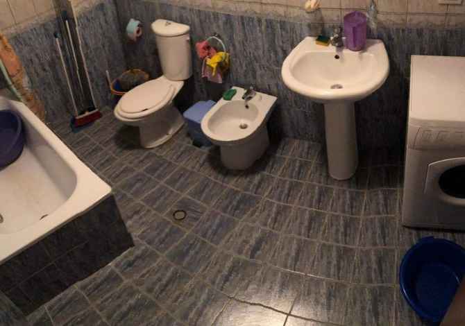 Shtepi me qera  ne Tirane, 1+1, Mobilimi E mobiluar, Pagesa 300  Euro.