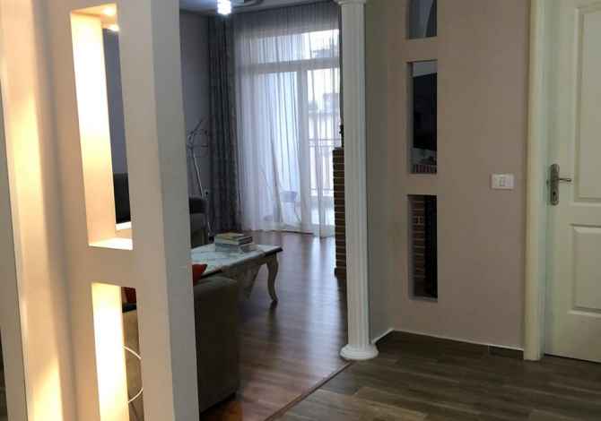 Shtepi me qera  ne Tirane, 1+1, Mobilimi E mobiluar, Pagesa 350  Euro.