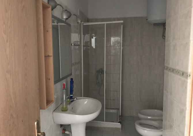 Shtepi ne shitje  ne Tirane, 2+1, Mobilimi Bosh, pa mobiluar, Pagesa 112,000  Euro.