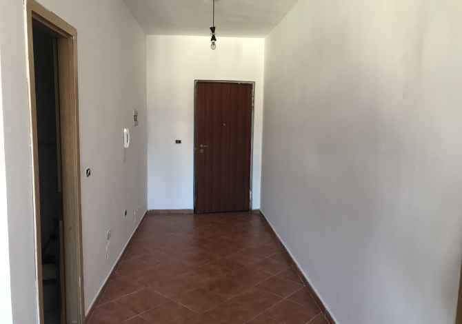 Shtepi ne shitje  ne Tirane, 2+1, Mobilimi Bosh, pa mobiluar, Pagesa 112,000  Euro.