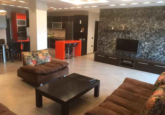 Shtepi me qera 2+1 ne Tirane - 600 Euro
