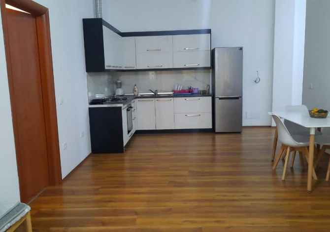 Shtepi me qera  ne Tirane, 2+1, Mobilimi E mobiluar, Pagesa 300  Euro.