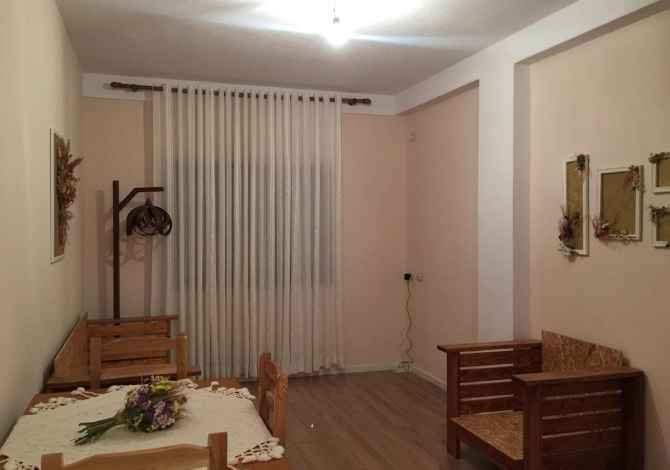 Shtepi me qera  ne Tirane, 1+1, Mobilimi E mobiluar, Pagesa 30,000  Leke.