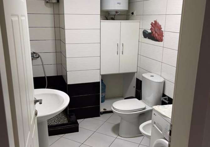 Shtepi me qera  ne Tirane, 2+1, Mobilimi E mobiluar, Pagesa 400  Euro.