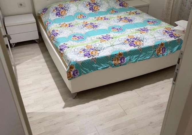 Shtepi me qera  ne Tirane, 2+1, Mobilimi E mobiluar, Pagesa 400  Euro.