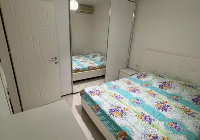 Shtepi me qera  ne Tirane, 2+1, Mobilimi E mobiluar, Pagesa 400  Euro.