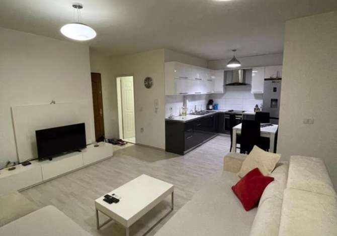 Shtepi me qera 2+1 ne Tirane - 400 Euro