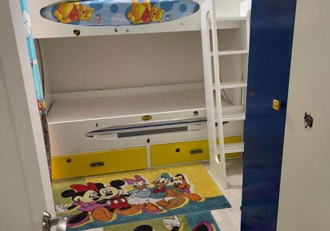 Shtepi me qera  ne Tirane, 2+1, Mobilimi E mobiluar, Pagesa 400  Euro.