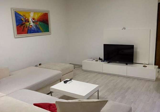 Shtepi me qera 2+1 ne Tirane - 400 Euro